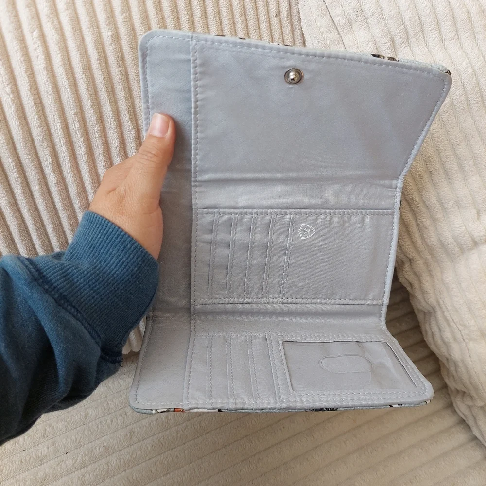 Vera Bradley RFID Smartphone Wristlet Wallet in the "Dog Show" pattern - Picture 6 of 9